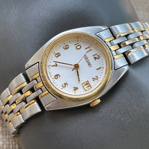 Seiko Ladies Wrist Watch Date Calander Analog Quartz Dual Tone Gold/Silver Japan - Picture 2 of 11